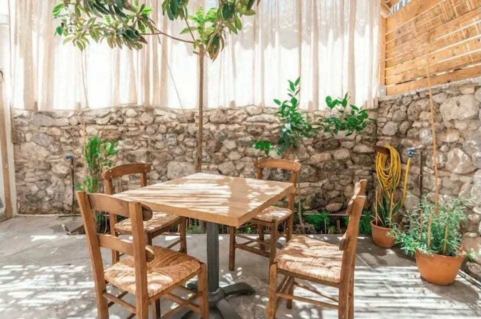 Signature Apartment, 1 Bedroom, Patio, Courtyard View | Garden view