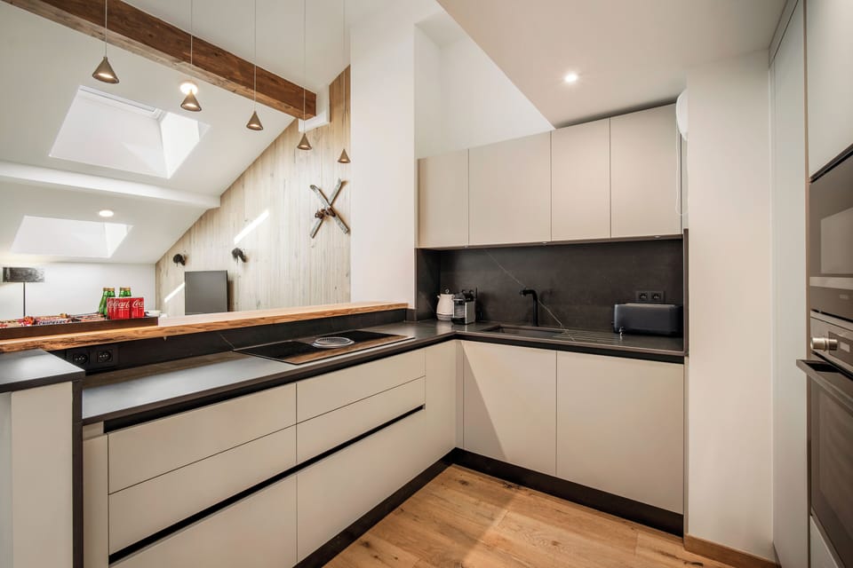Luxury Apartment, Balcony, Mountain View | Private kitchen | Full-size fridge, microwave, oven, stovetop