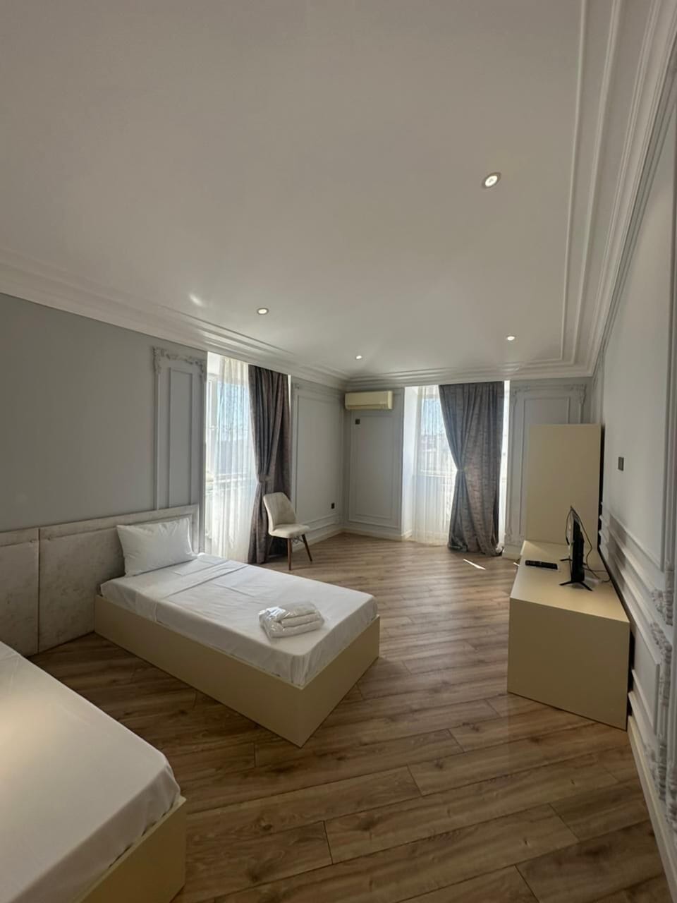 Comfort Apartment, City View | Bathroom | Free toiletries, hair dryer, bathrobes, slippers