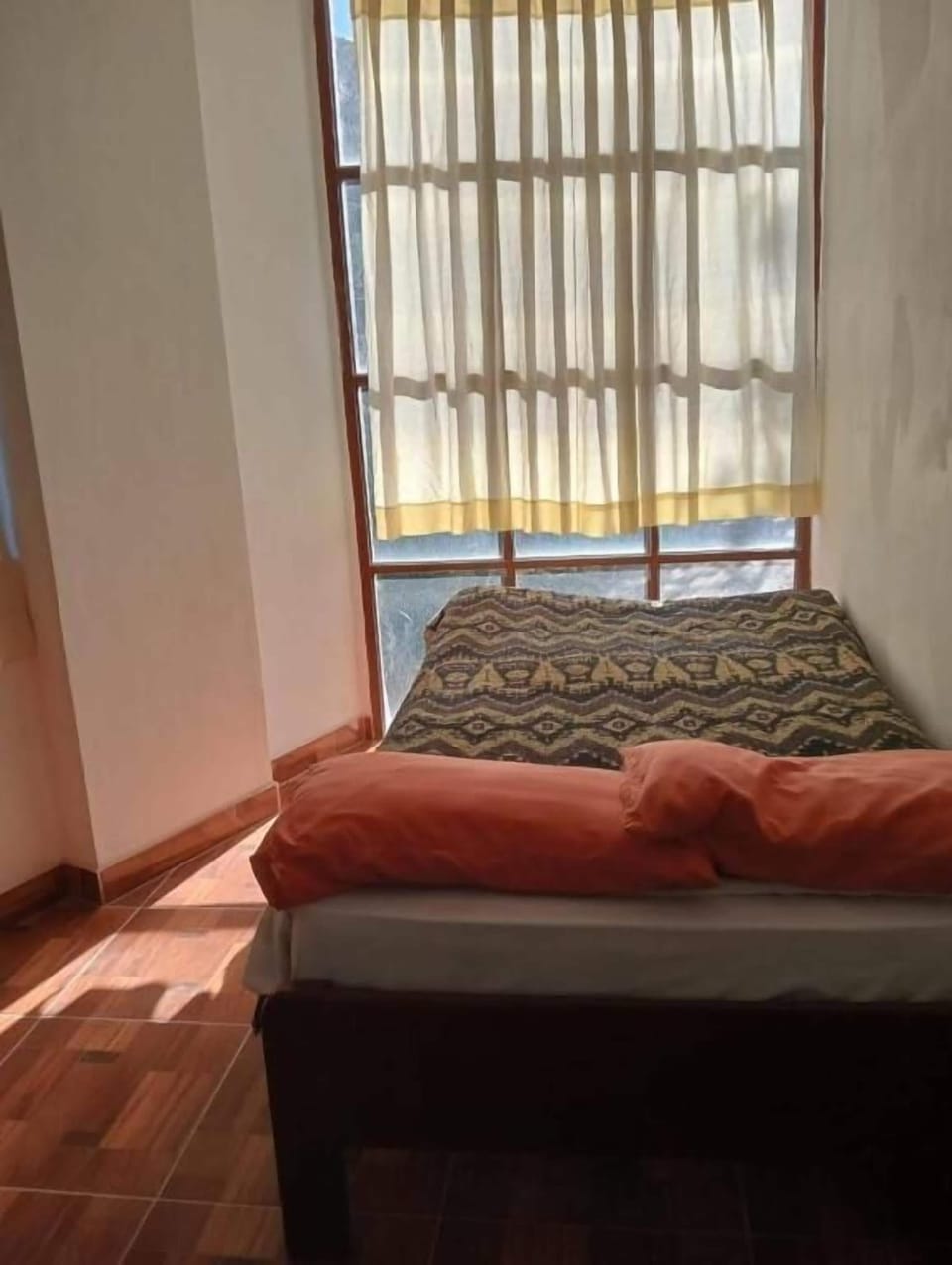 Egyptian cotton sheets, premium bedding, down comforters, pillowtop beds