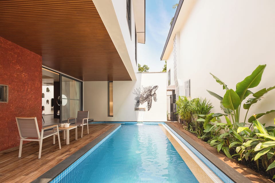 12 outdoor pools