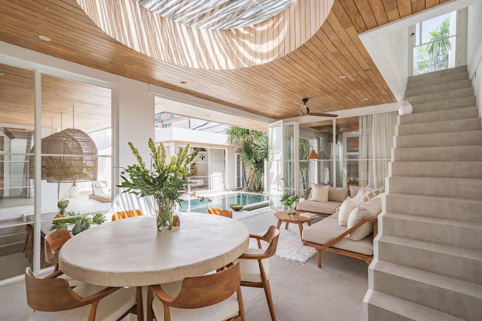 Deluxe Villa, 3 Bedrooms, Patio, Pool View | Dining room
