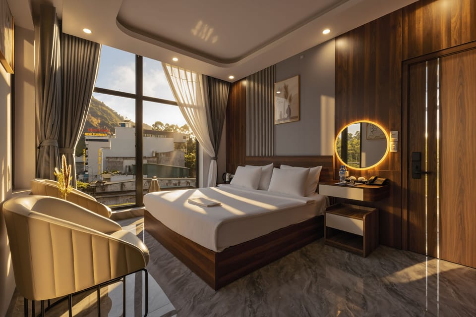 In-room safe, WiFi (free)