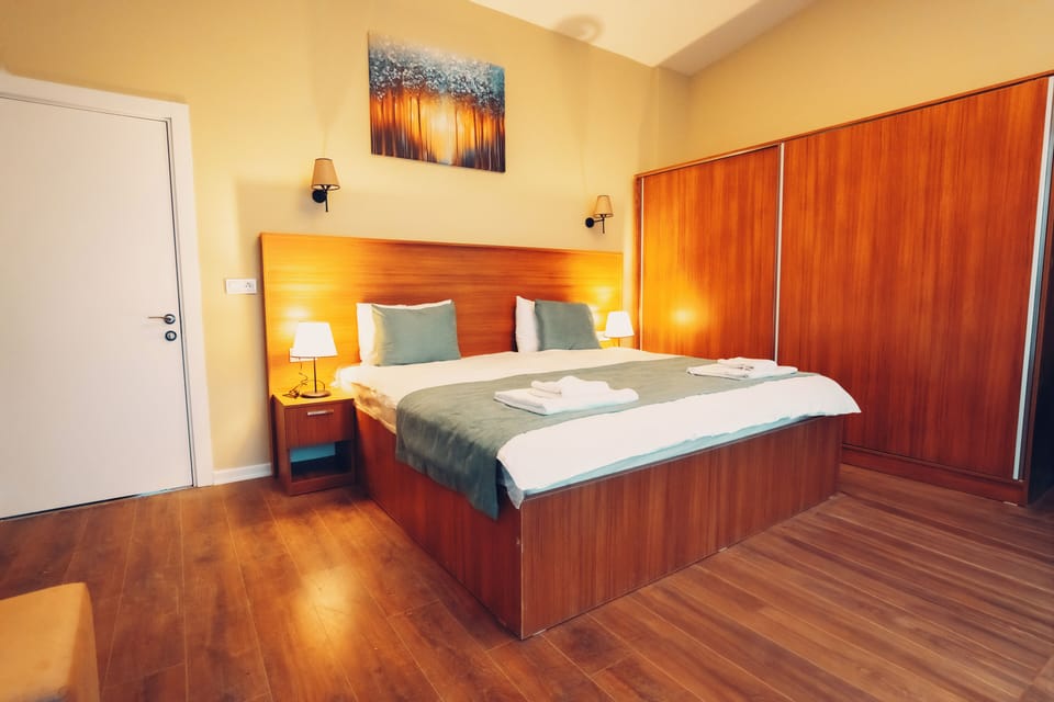 Exclusive Villa | In-room safe, desk, soundproofing, iron/ironing board