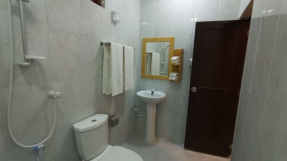 Deluxe Double Room, Garden View | Iron/ironing board, free WiFi