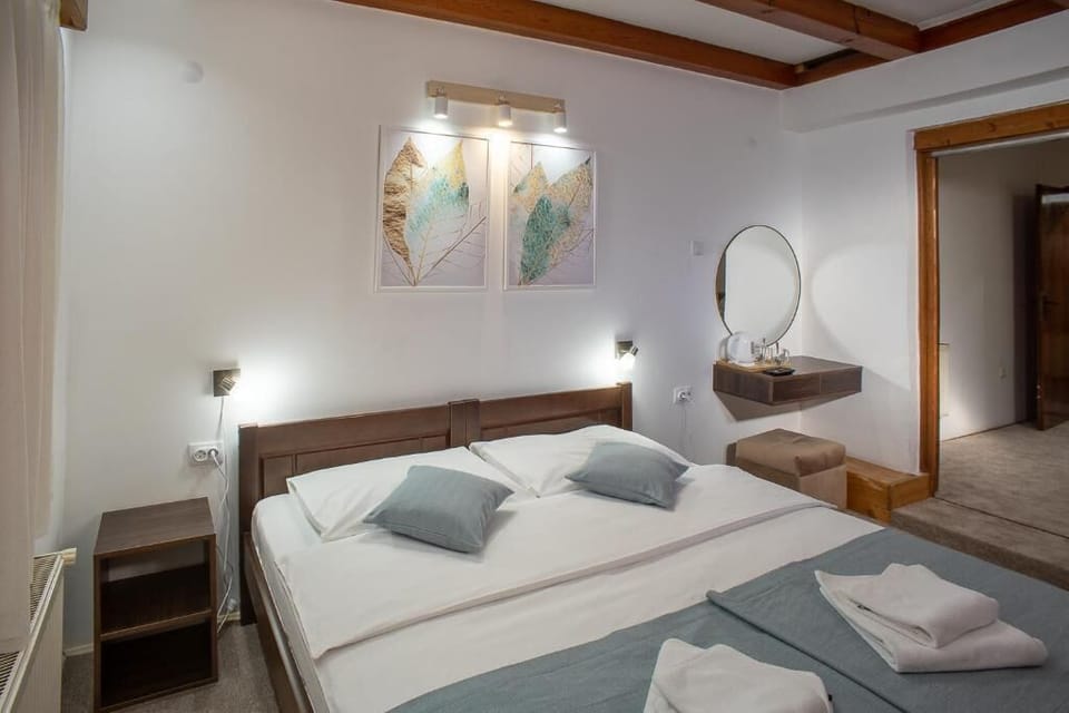 Family Room | Free WiFi