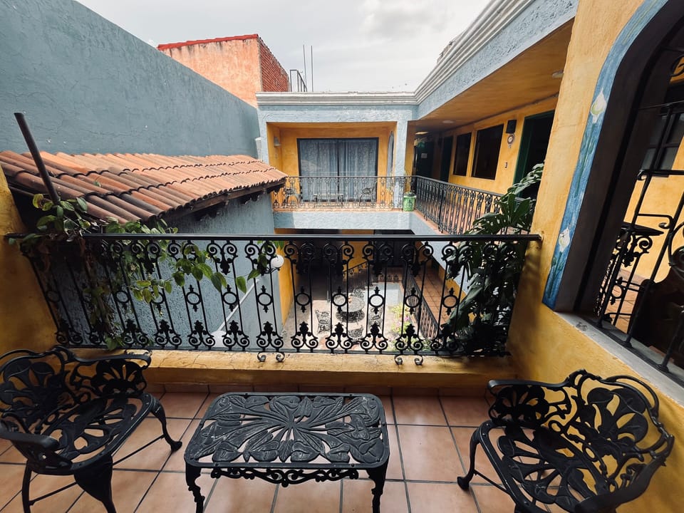 Basic Room, 1 King Bed