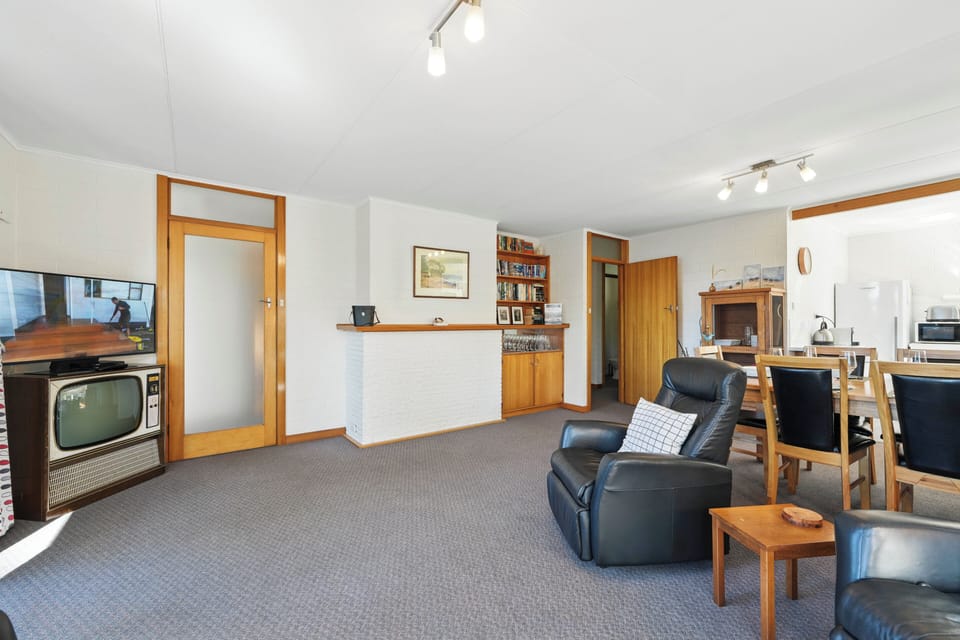 Comfort House, Sea View | Living area | Flat-screen TV, DVD player, toys