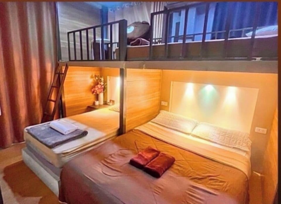 Family Quadruple Room, Balcony | Desk, laptop workspace, WiFi (free)