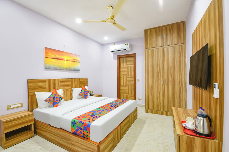 Family Room | Egyptian cotton sheets, premium bedding, in-room safe, free WiFi
