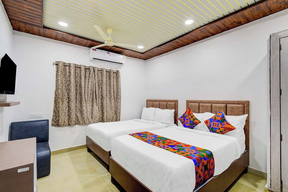 Egyptian cotton sheets, premium bedding, in-room safe, WiFi (free)