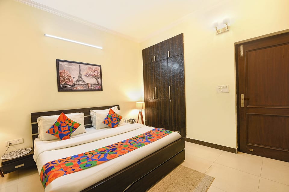 Egyptian cotton sheets, premium bedding, in-room safe, free WiFi