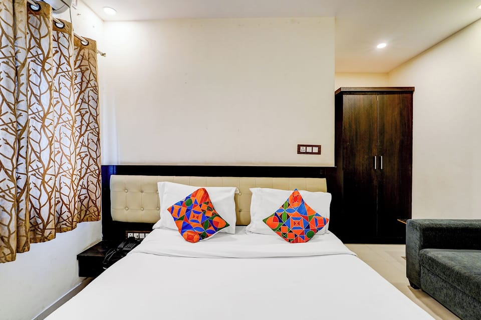 Egyptian cotton sheets, premium bedding, in-room safe, free WiFi