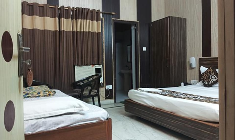Family Room | Egyptian cotton sheets, premium bedding, in-room safe, free WiFi