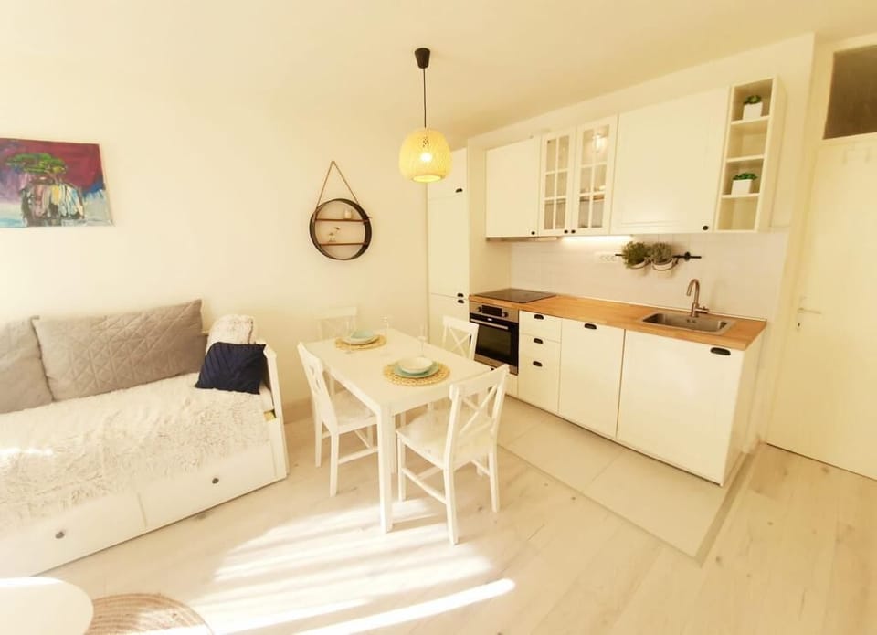 Apartment | Private kitchen | Fridge, stovetop, dishwasher, coffee/tea maker