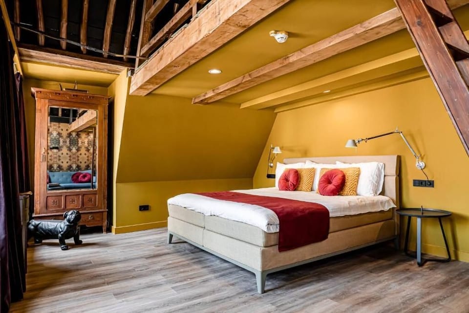 Family Room, City View | In-room safe, soundproofing, free WiFi