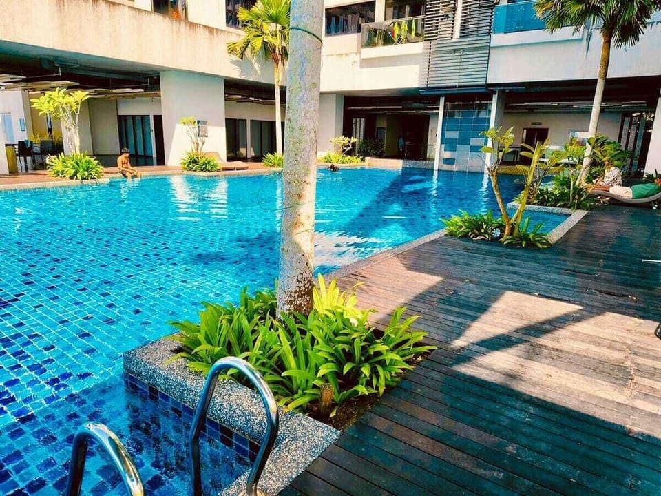 15 outdoor pools