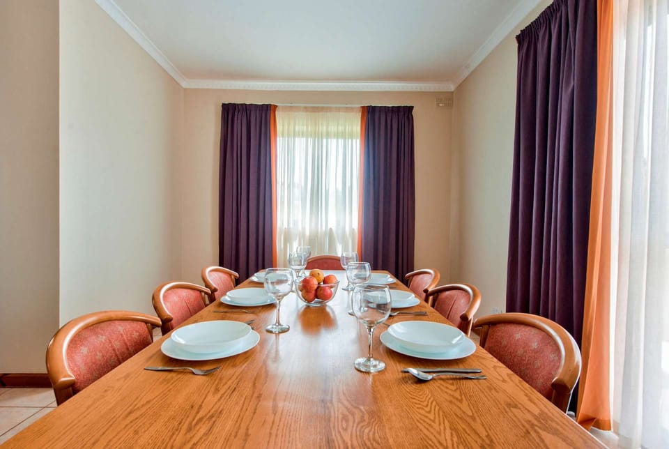 House | 5 bedrooms, Internet