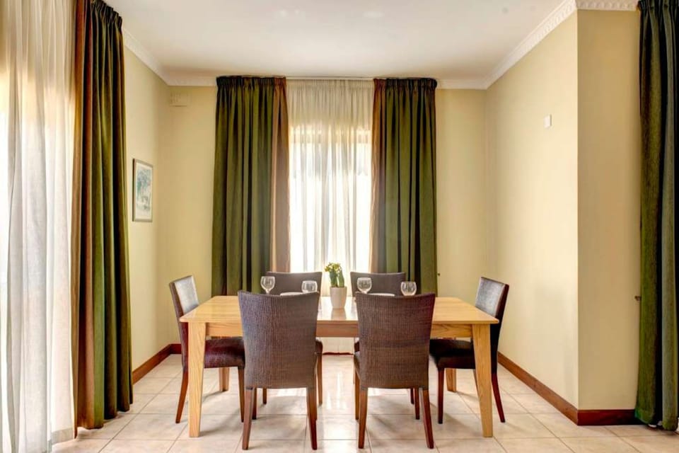 House | 3 bedrooms, Internet