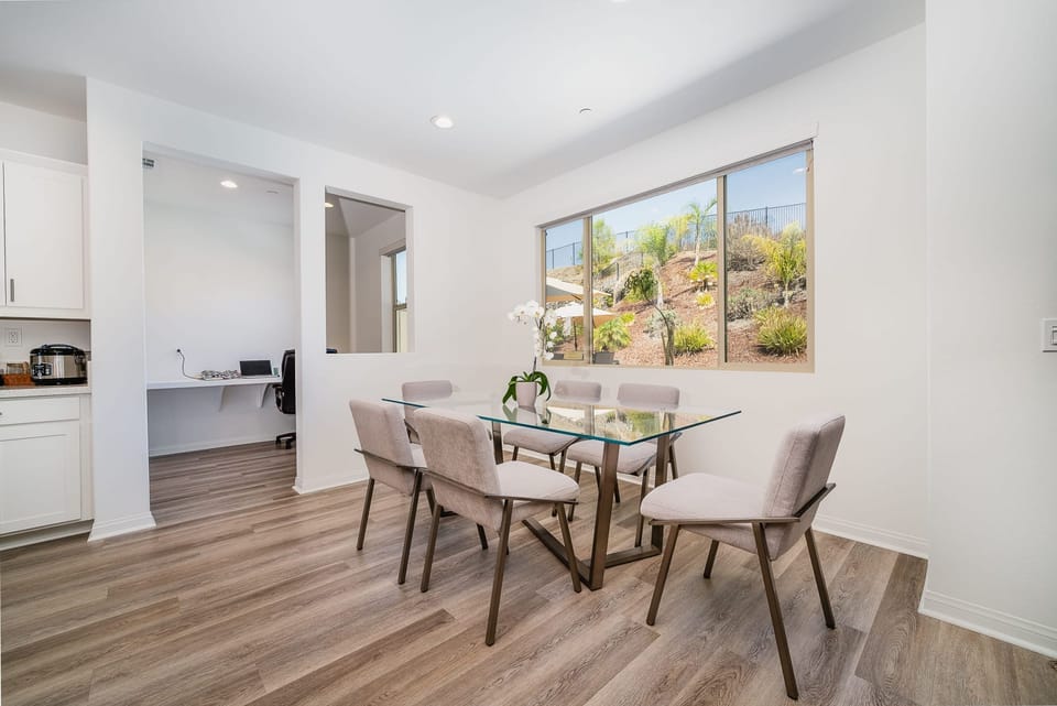 House | 5 bedrooms, high-speed internet