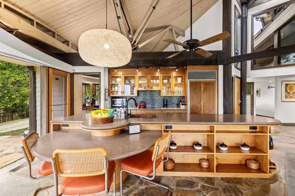 House | 4 bedrooms, high-speed internet