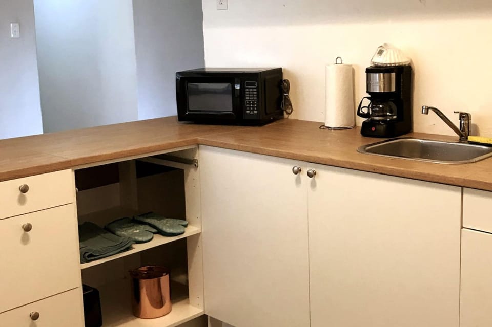House | 3 bedrooms, desk