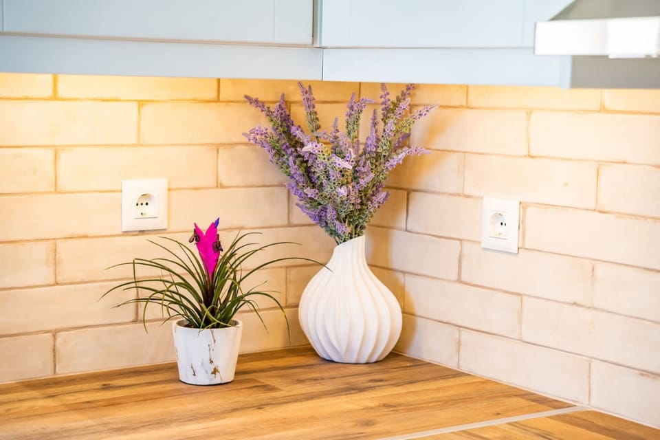 House | 3 bedrooms, desk