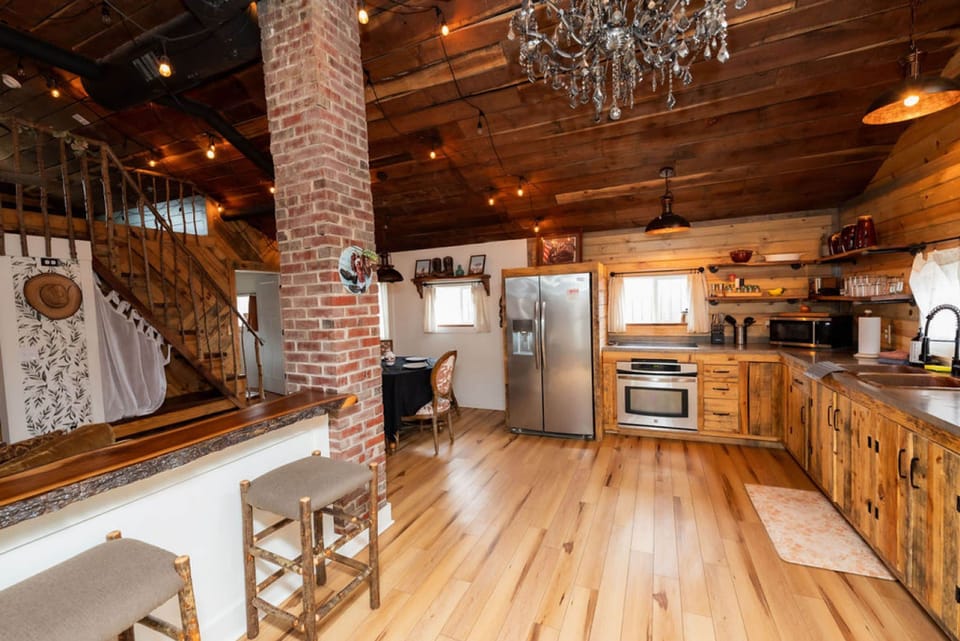 Studio, Smoking | 3 bedrooms