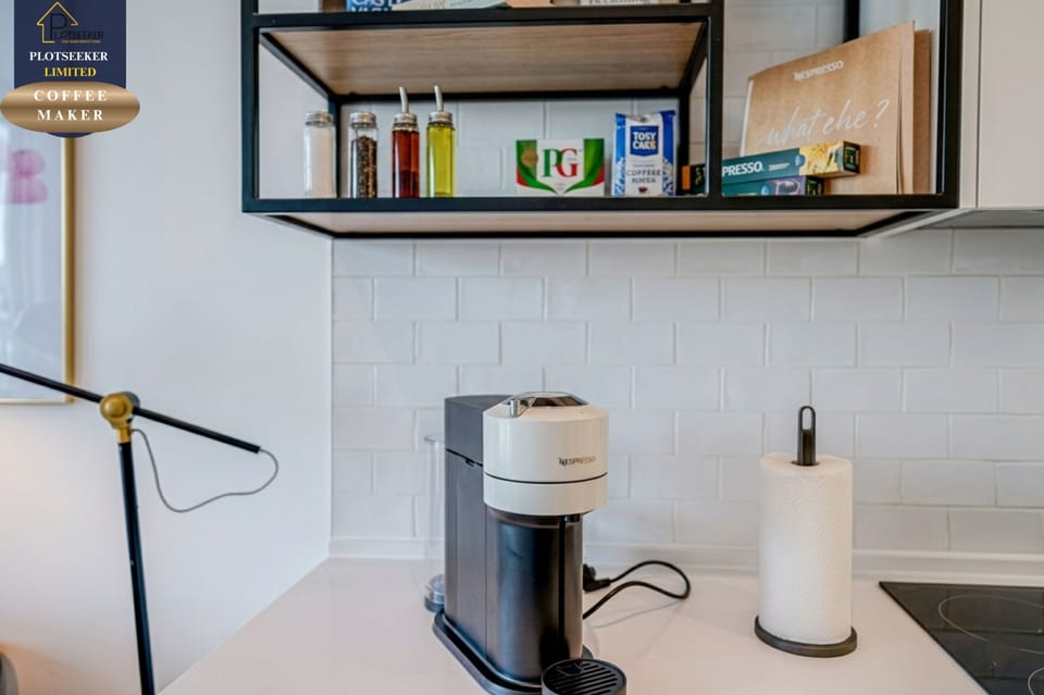 House | 2 bedrooms, desk