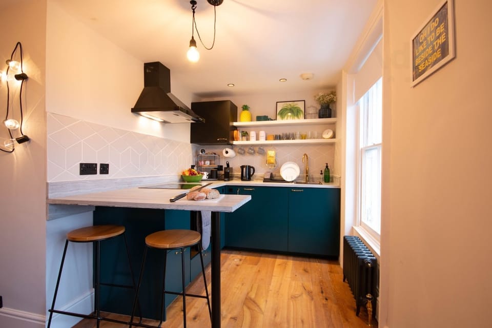 House | 1 bedroom, desk
