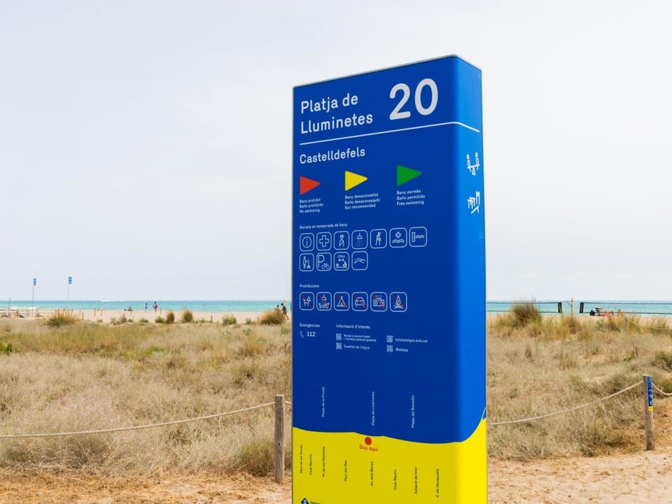 Apartamento en Playa con Piscina Aacc Apartment in Castelldefels