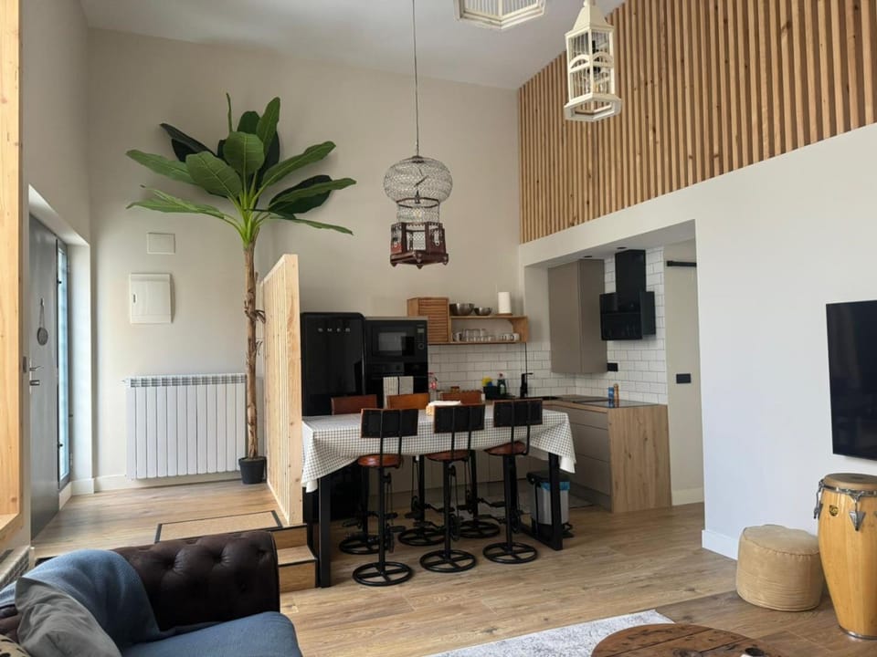 House | Private kitchen | Stovetop, cookware/dishes/utensils