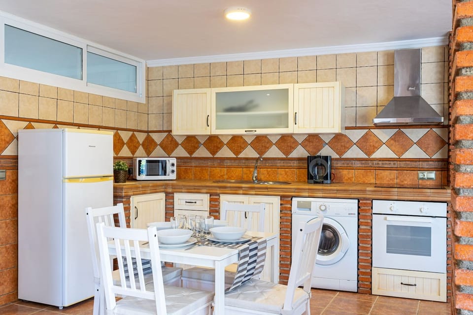 House | 1 bedroom