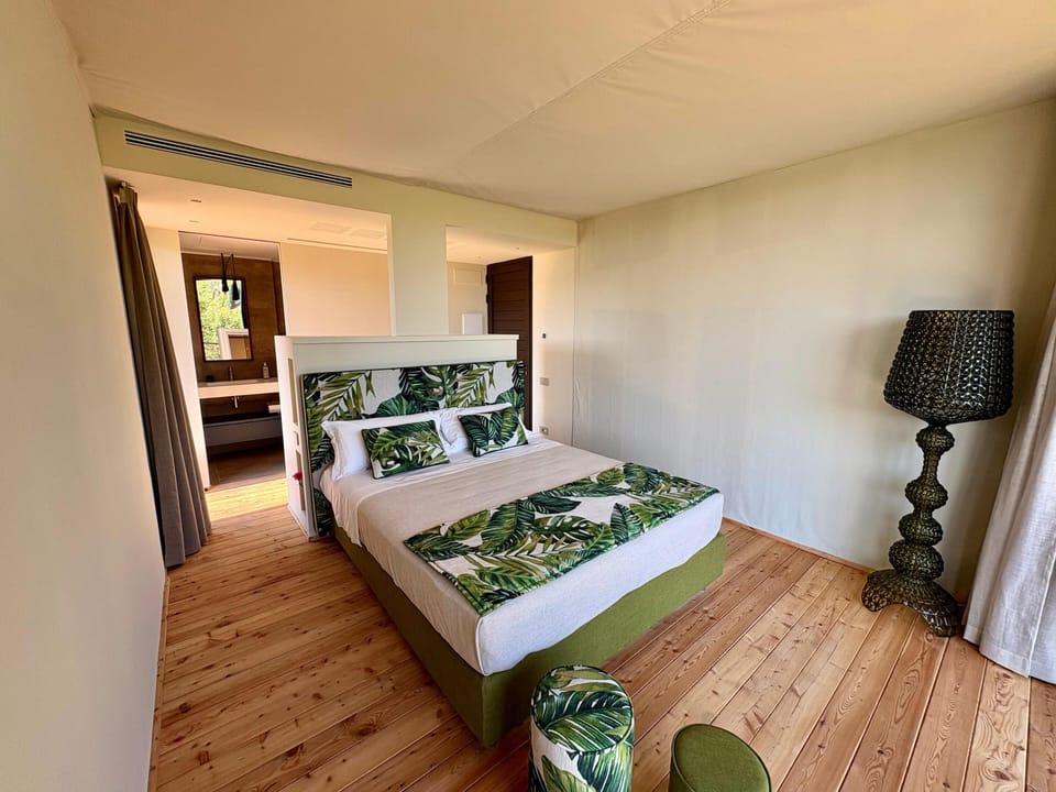 Quercia Tree House, Vineyard View | Blackout drapes, free WiFi