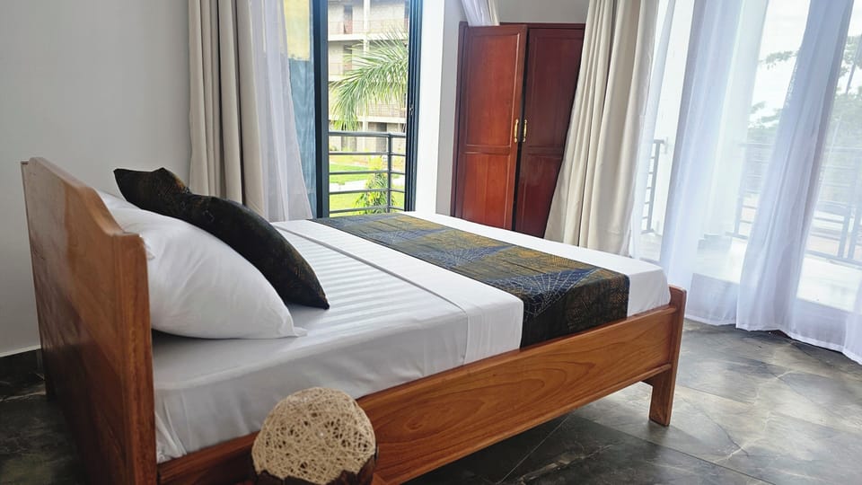 Deluxe Double or Twin Room, Private Bathroom, Garden View | Premium bedding, individually decorated, individually furnished, desk