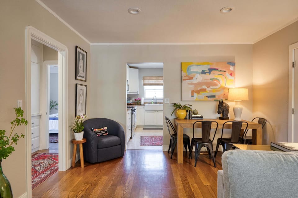 House | 4 bedrooms, desk, Internet