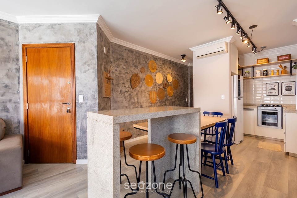 Basic Apartment | Dining