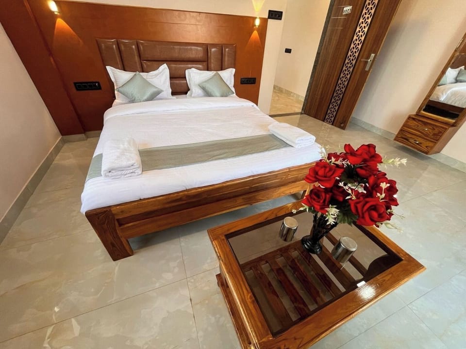 Villa | Rollaway beds, free WiFi, bed sheets