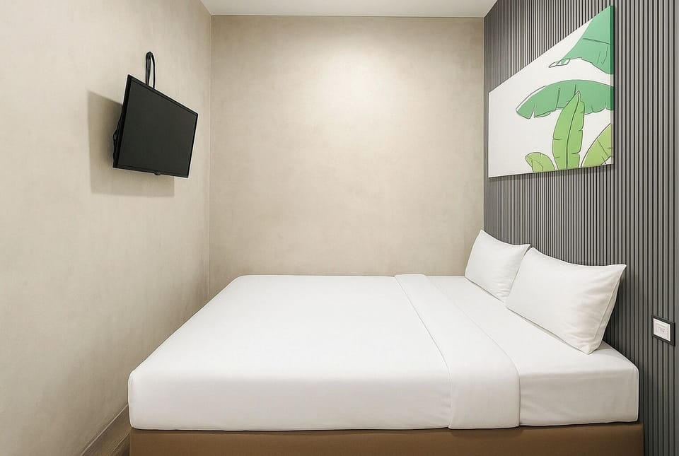 Standard Double Room, 1 Queen Bed | Desk, free WiFi