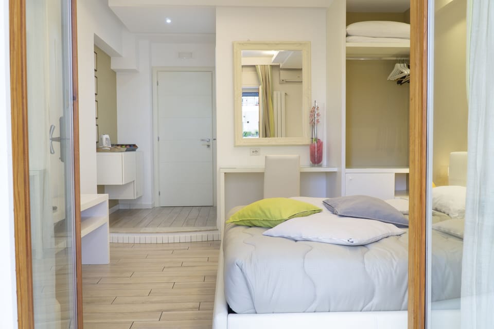 Double Room, Balcony | Premium bedding, minibar, in-room safe, individually decorated