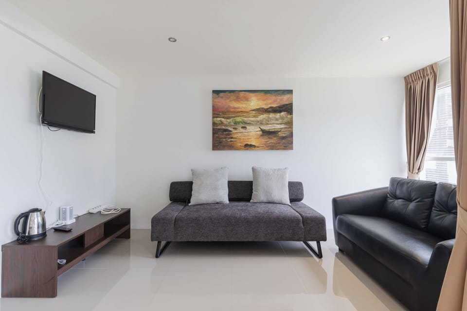 Apartment, Balcony | Living area