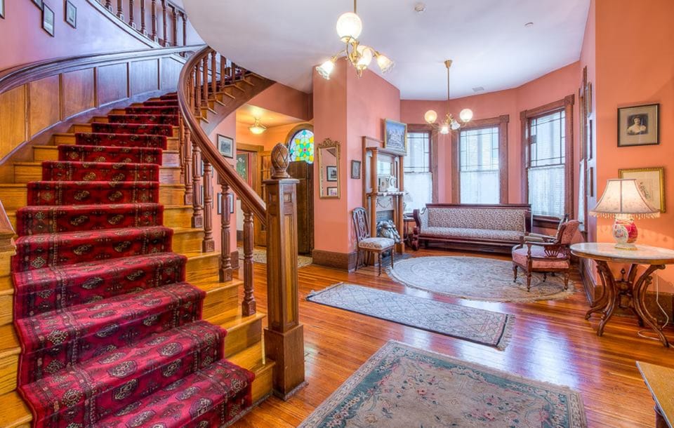 Sweetwater Branch Inn Bed and Breakfast in Gainesville