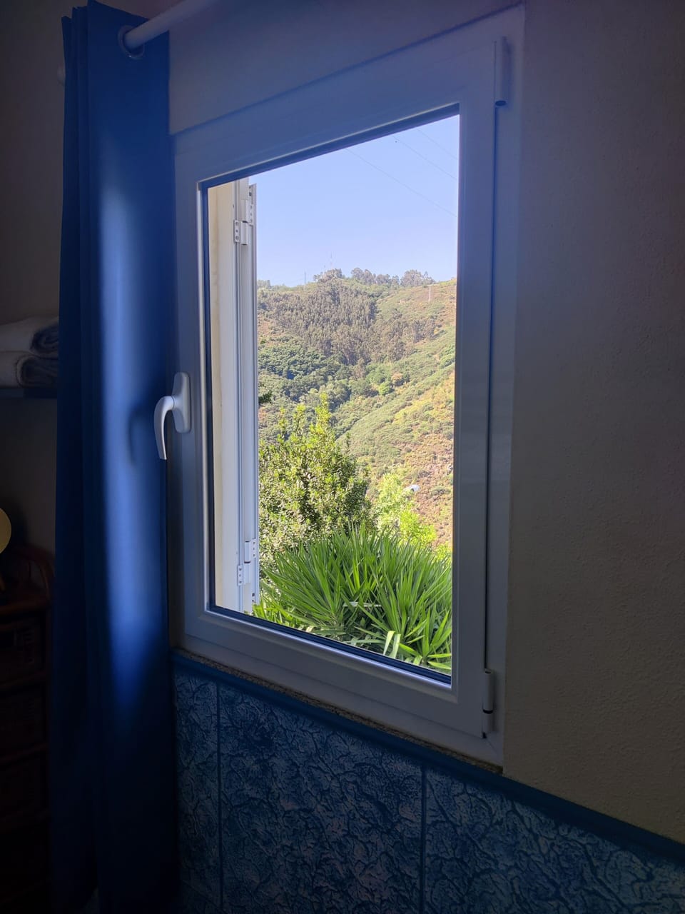 House, River View, Mountainside | Free minibar items, free WiFi, bed sheets