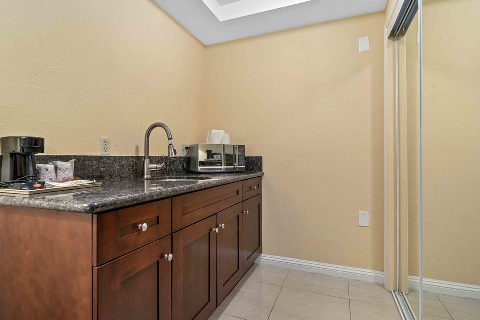 In-room safe, individually decorated, individually furnished, desk