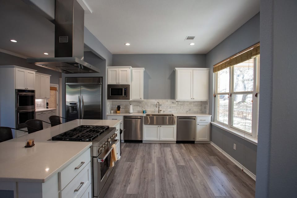 House, 6 Bedrooms, Lake View | Private kitchen | Toaster, freezer, ice maker