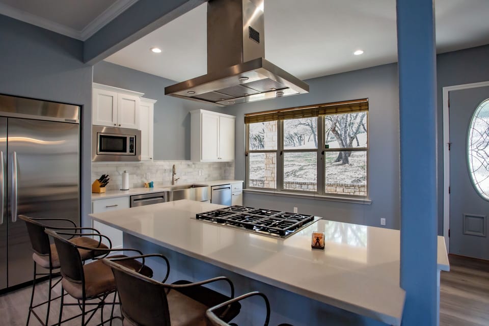 House, 6 Bedrooms, Lake View | Private kitchen | Toaster, freezer, ice maker