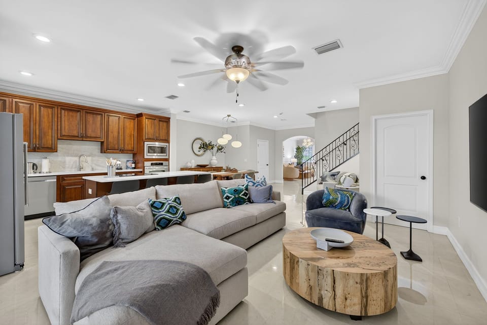 Luxury Townhome, 3 Bedrooms, Courtyard View | Living area | 65-inch Smart TV with digital channels