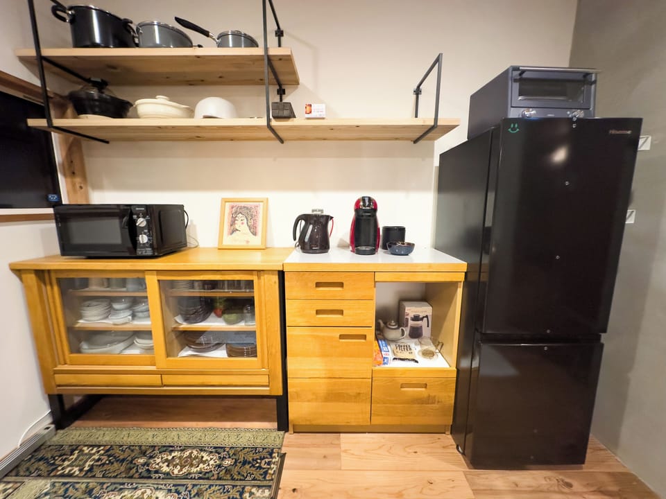 Apartment, 3 Bedrooms, Non Smoking | Private kitchen | Electric kettle