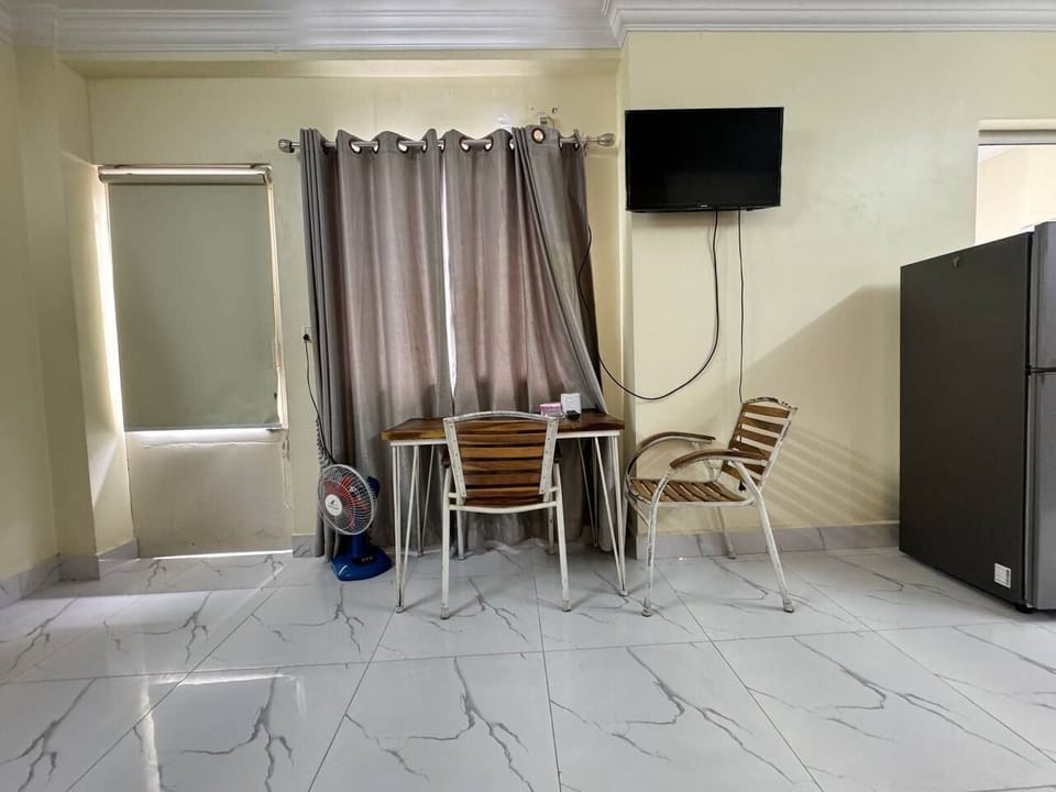Basic Apartment, Balcony, City View | Living area