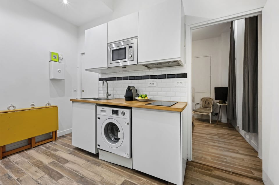 City Apartment, 1 Bedroom, Non Smoking | Private kitchen | Espresso maker, coffee/tea maker, electric kettle, toaster